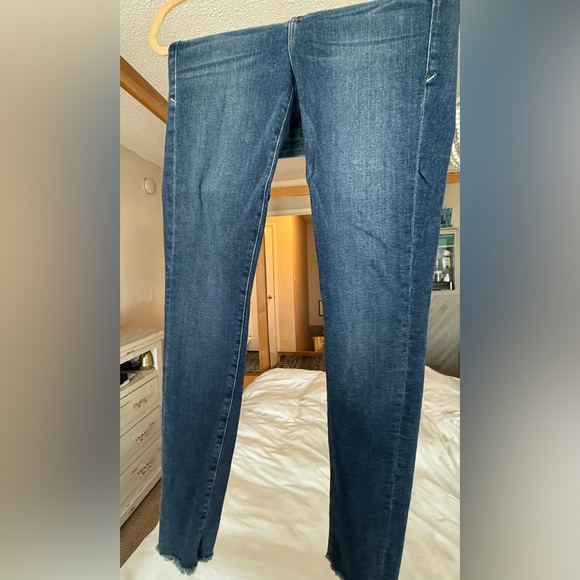 Good American Good Legs Skinny Jeans - pre-loved - Picture 7 of 11